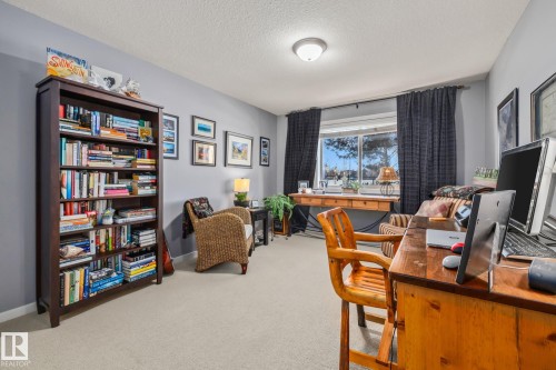120 278 Suder Greens Drive, Edmonton, AB - Indoor Photo Showing Office