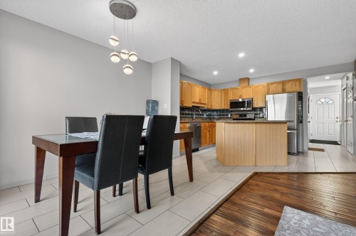 6840 159A Avenue, Edmonton, AB - Indoor Photo Showing Kitchen