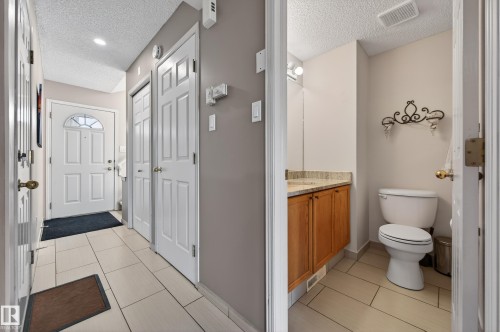 6840 159A Avenue, Edmonton, AB - Indoor Photo Showing Bathroom