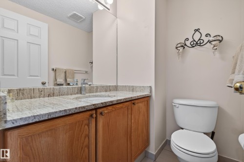 6840 159A Avenue, Edmonton, AB - Indoor Photo Showing Bathroom