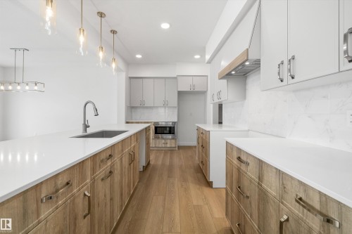 73 Sumac Close, Fort Saskatchewan, AB - Indoor Photo Showing Kitchen With Upgraded Kitchen