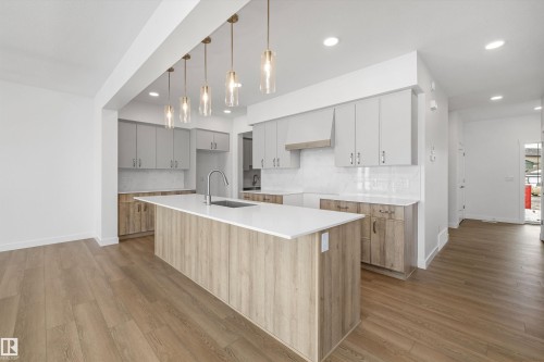 73 Sumac Close, Fort Saskatchewan, AB - Indoor Photo Showing Kitchen With Upgraded Kitchen