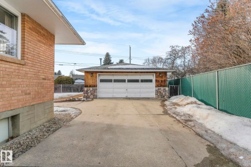 View of detached garage - 10324 42 Street, Edmonton, AB - Outdoor With Exterior