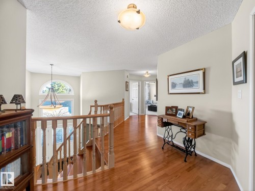 220 Ronning Close, Edmonton, AB - Indoor Photo Showing Other Room