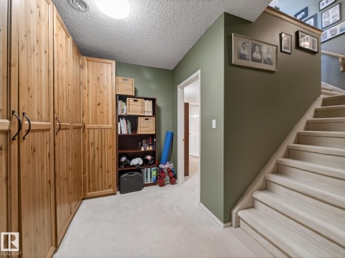 220 Ronning Close, Edmonton, AB - Indoor Photo Showing Other Room