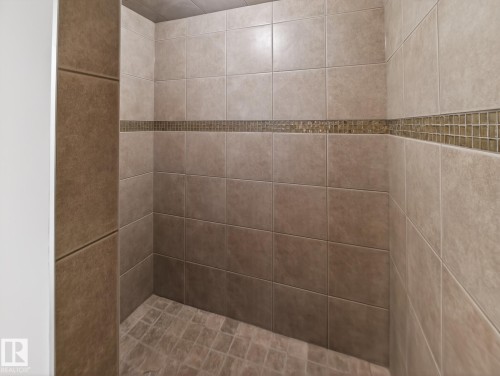 220 Ronning Close, Edmonton, AB - Indoor Photo Showing Bathroom