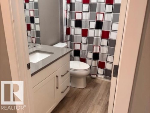 2306 Kelly Circle, Edmonton, AB - Indoor Photo Showing Bathroom