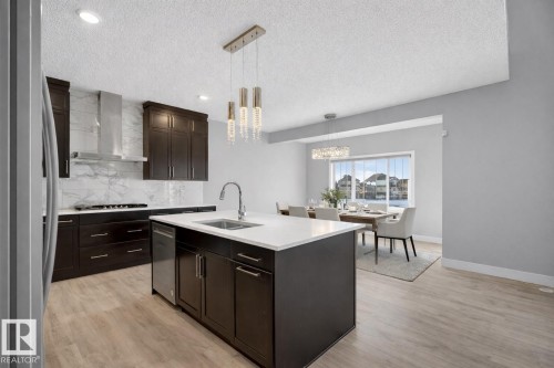 1523 Darby Bay, Edmonton, AB - Indoor Photo Showing Kitchen With Upgraded Kitchen
