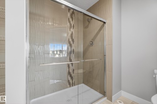 1523 Darby Bay, Edmonton, AB - Indoor Photo Showing Bathroom