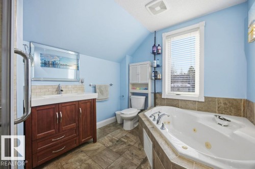12212 95A Street, Edmonton, AB - Indoor Photo Showing Bathroom
