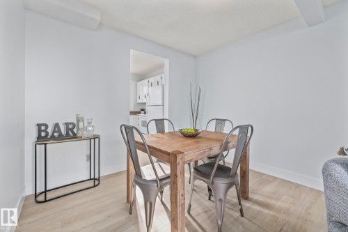 5612 92C Avenue, Edmonton, AB - Indoor Photo Showing Dining Room