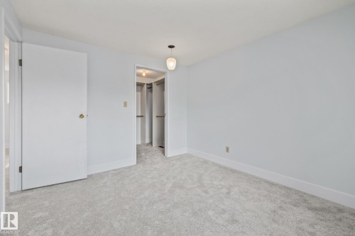 5612 92C Avenue, Edmonton, AB - Indoor Photo Showing Other Room