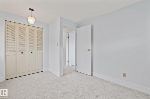 5612 92C Avenue, Edmonton, AB - Indoor Photo Showing Other Room