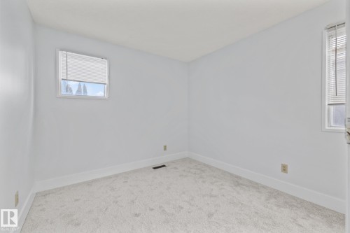 5612 92C Avenue, Edmonton, AB - Indoor Photo Showing Other Room