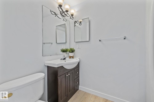 5612 92C Avenue, Edmonton, AB - Indoor Photo Showing Bathroom