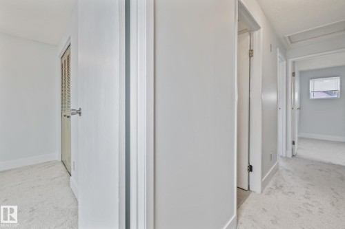 5612 92C Avenue, Edmonton, AB - Indoor Photo Showing Other Room