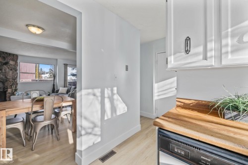 5612 92C Avenue, Edmonton, AB - Indoor