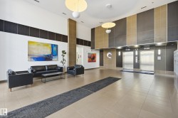 Common area with a high ceiling - 