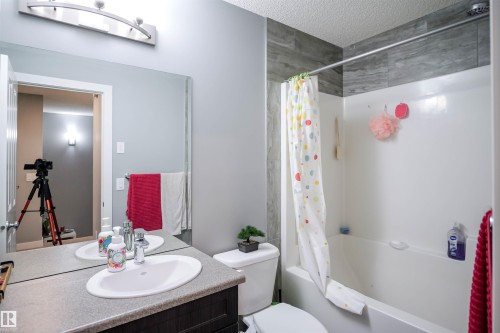 4027 3 Street Nw, Edmonton, AB - Indoor Photo Showing Bathroom