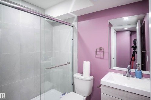 4027 3 Street Nw, Edmonton, AB - Indoor Photo Showing Bathroom