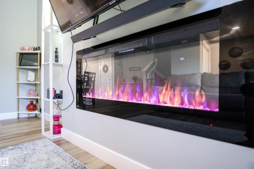 4027 3 Street Nw, Edmonton, AB - Indoor Photo Showing Other Room