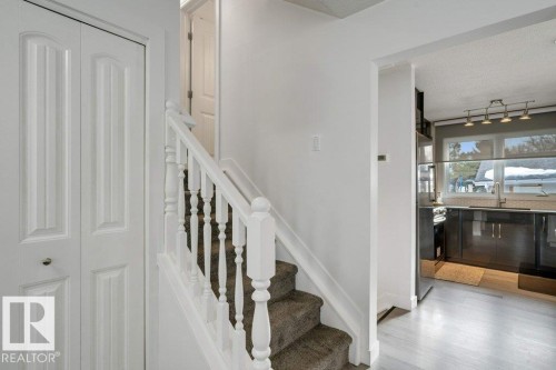 7611 141 Avenue Nw, Edmonton, AB - Indoor Photo Showing Other Room