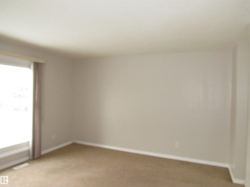 122 3308 113 Avenue, Edmonton, AB - Indoor Photo Showing Other Room