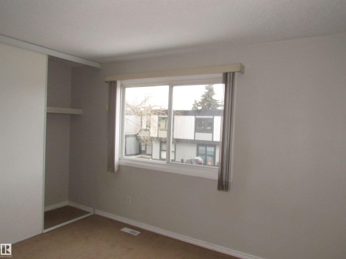 122 3308 113 Avenue, Edmonton, AB - Indoor Photo Showing Other Room