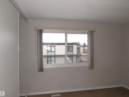 122 3308 113 Avenue, Edmonton, AB - Indoor Photo Showing Other Room