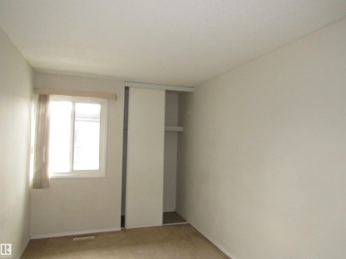 122 3308 113 Avenue, Edmonton, AB - Indoor Photo Showing Other Room