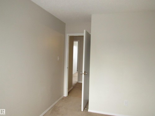 122 3308 113 Avenue, Edmonton, AB - Indoor Photo Showing Other Room