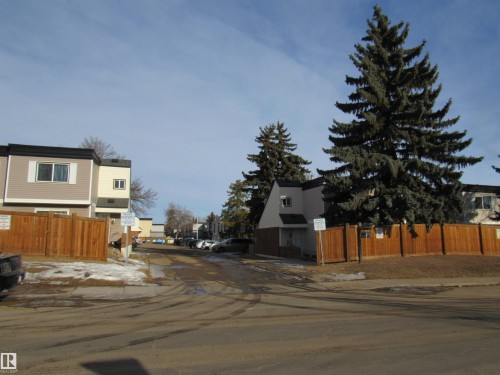 122 3308 113 Avenue, Edmonton, AB - Outdoor