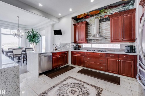 251 Galland Close, Edmonton, AB - Indoor Photo Showing Kitchen