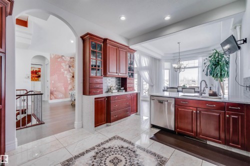 251 Galland Close, Edmonton, AB - Indoor Photo Showing Kitchen