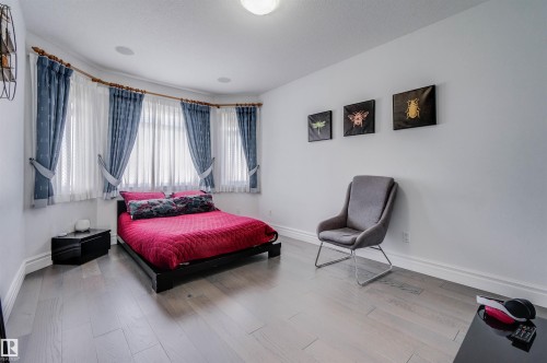 251 Galland Close, Edmonton, AB - Indoor Photo Showing Bedroom