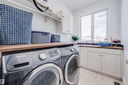 251 Galland Close, Edmonton, AB - Indoor Photo Showing Laundry Room