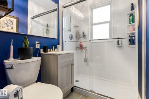 11844 96 Street, Edmonton, AB - Indoor Photo Showing Bathroom