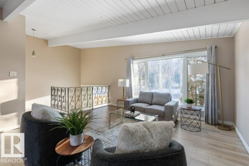 4 Granite Avenue, St. Albert, AB - Indoor Photo Showing Living Room