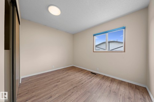 10458 14 Avenue Nw, Edmonton, AB - Indoor Photo Showing Other Room
