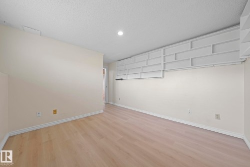 10458 14 Avenue Nw, Edmonton, AB - Indoor Photo Showing Other Room