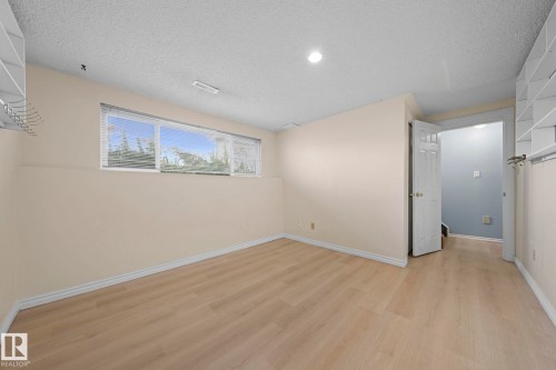 10458 14 Avenue Nw, Edmonton, AB - Indoor Photo Showing Other Room