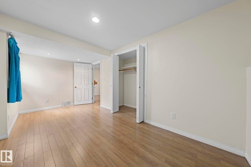 10458 14 Avenue Nw, Edmonton, AB - Indoor Photo Showing Other Room