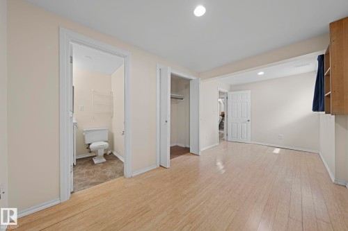 10458 14 Avenue Nw, Edmonton, AB - Indoor Photo Showing Other Room