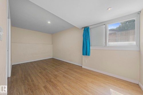 10458 14 Avenue Nw, Edmonton, AB - Indoor Photo Showing Other Room