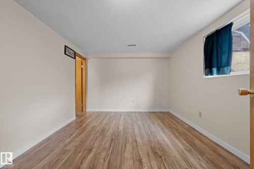 10458 14 Avenue Nw, Edmonton, AB - Indoor Photo Showing Other Room