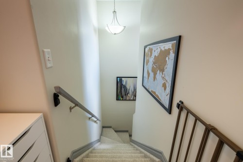 228 Hyndman Crescent, Edmonton, AB - Indoor Photo Showing Other Room