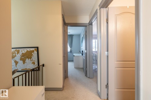 228 Hyndman Crescent, Edmonton, AB - Indoor Photo Showing Other Room