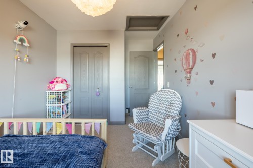 228 Hyndman Crescent, Edmonton, AB - Indoor