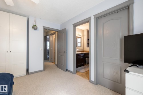 228 Hyndman Crescent, Edmonton, AB - Indoor Photo Showing Other Room