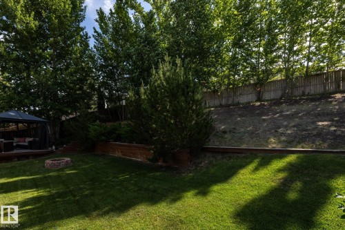 228 Hyndman Crescent, Edmonton, AB - Outdoor